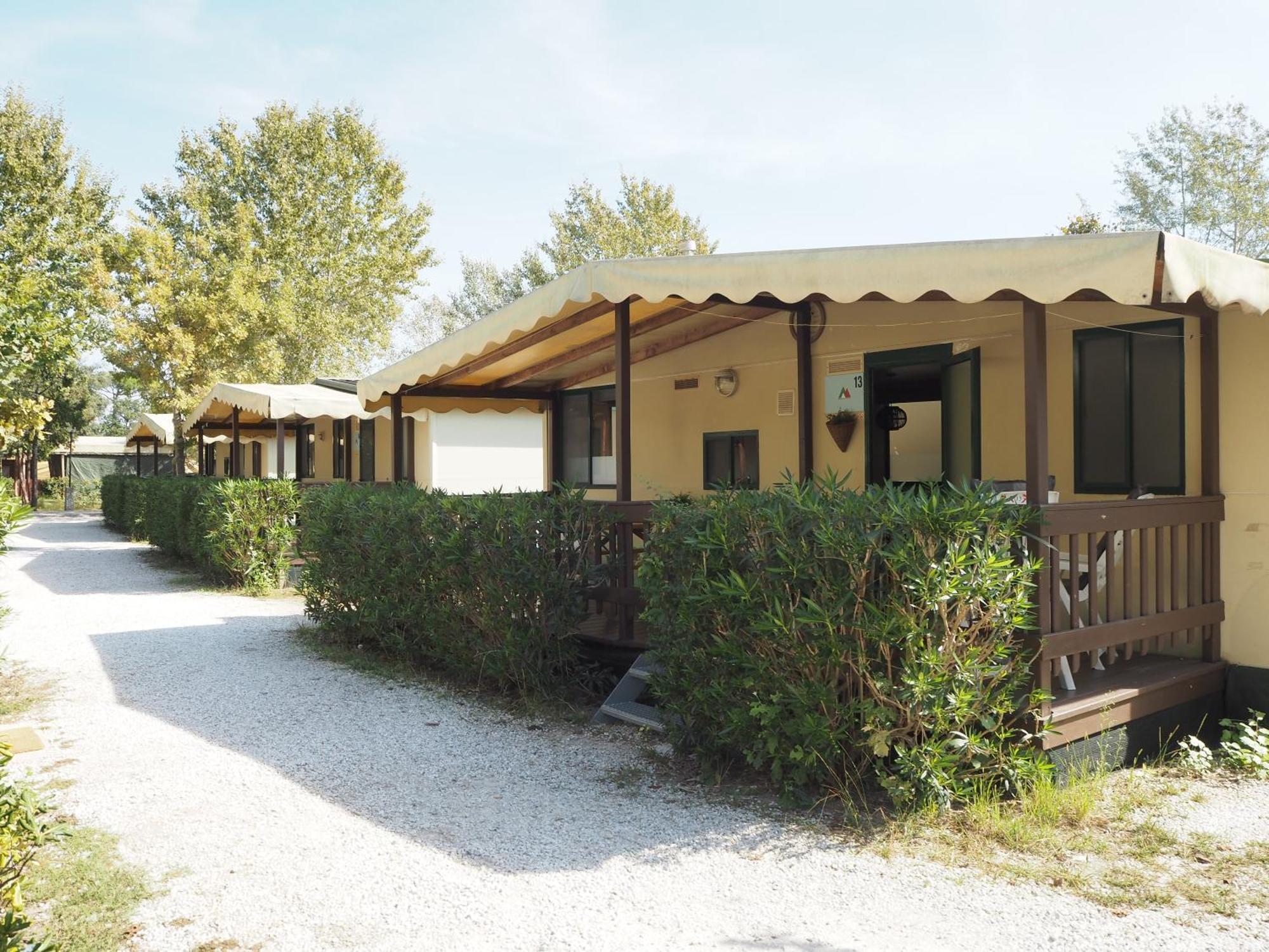 Comfortabele Familie Chalets Met Veranda Incl Airco Dichtbij Zee! Viareggio Exterior foto