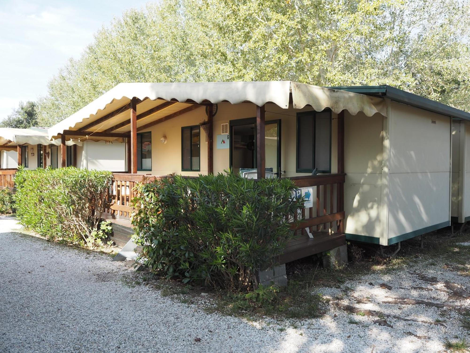 Comfortabele Familie Chalets Met Veranda Incl Airco Dichtbij Zee! Viareggio Exterior foto